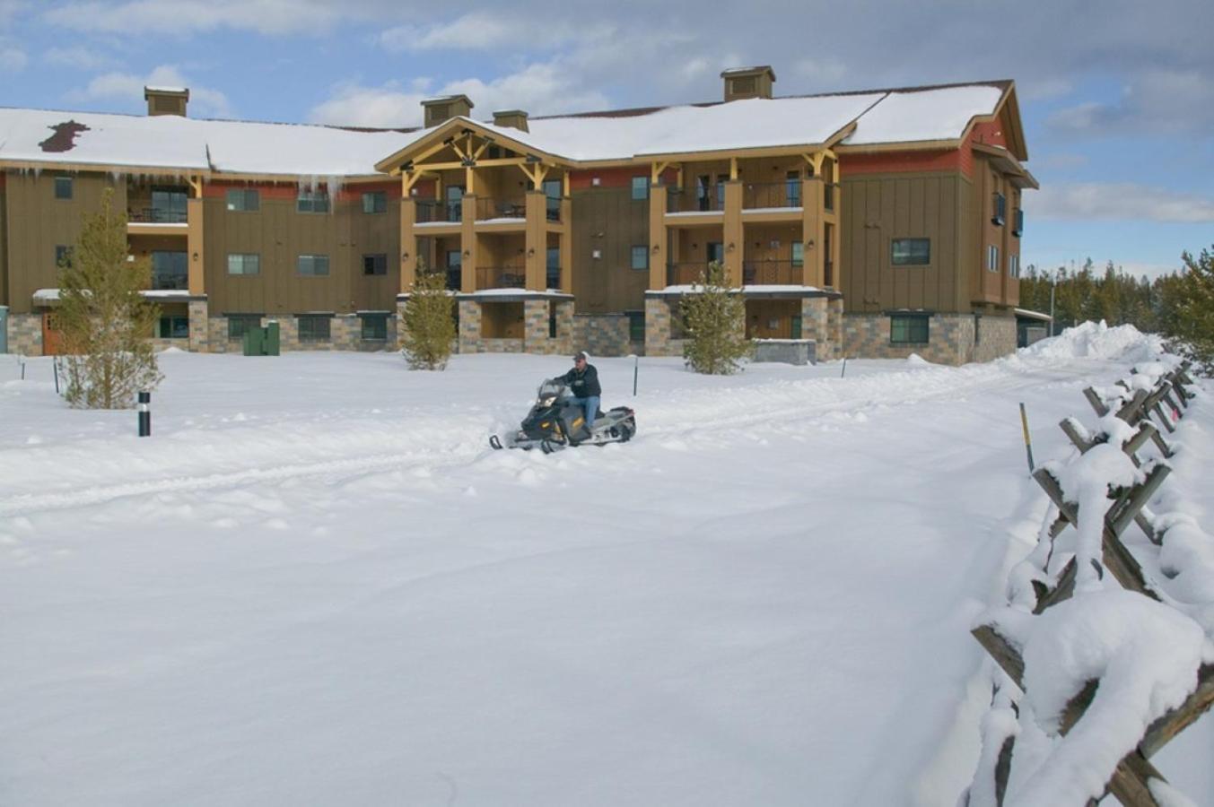 Studio Apt In Resort Setting To Explore The Beauty Of Yellowstone West Yellowstone Exterior photo